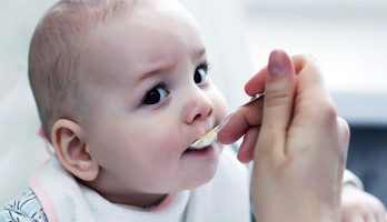 Bebeklere Ne Zaman Tuz ve Şeker Verilmeli?